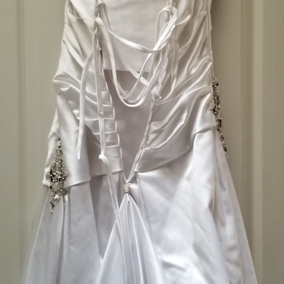 Wedding dress size 2 - Picture 5 of 6